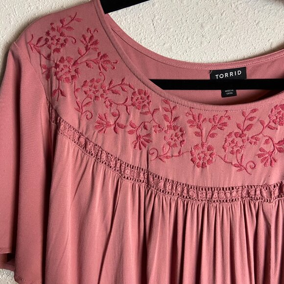 Torrid Size 3 Mini Challis Embroidered Dress Pink Short Sleeves Boho Belt 3X - Picture 7 of 8